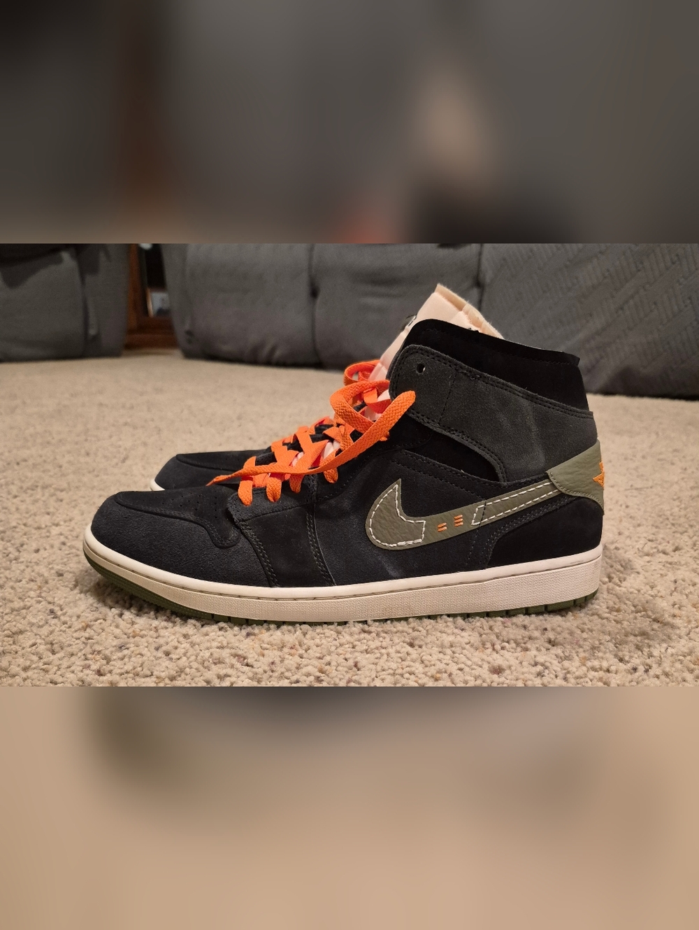Jordan 1 Mid